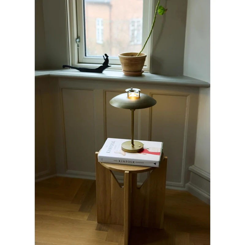 Stepp 1-2-3 Portable - Antique Finish - Genopladelig bordlampe med klassisk touch