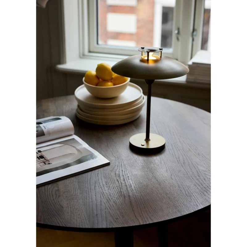 Stepp 1-2-3 Portable - Antique Finish - Genopladelig bordlampe med klassisk touch