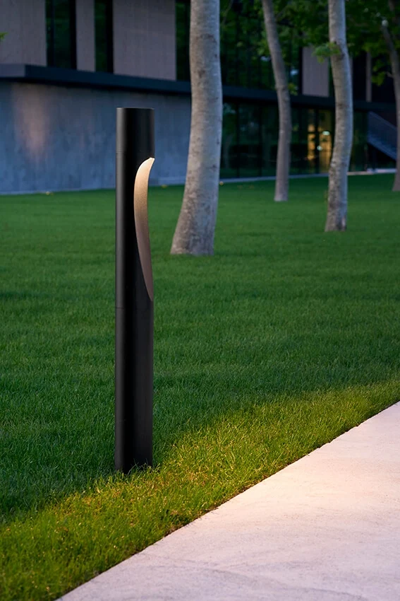 FLINDT GARDEN L LED-DA 27K BLK ANCH _ Louis Poulsen