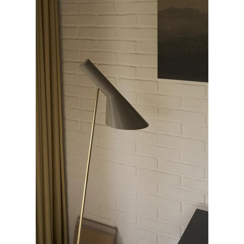 AJ - Gulvlampe - Messing/Varm Grå