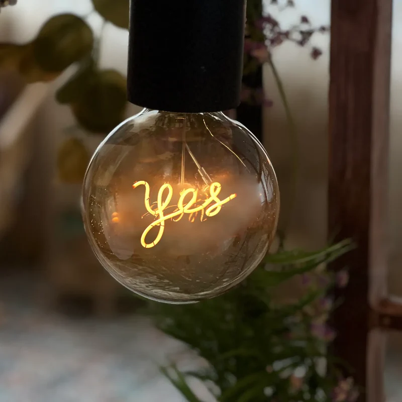 Ampoule décorative LED "Yes" à suspendre - Message In The Bulb