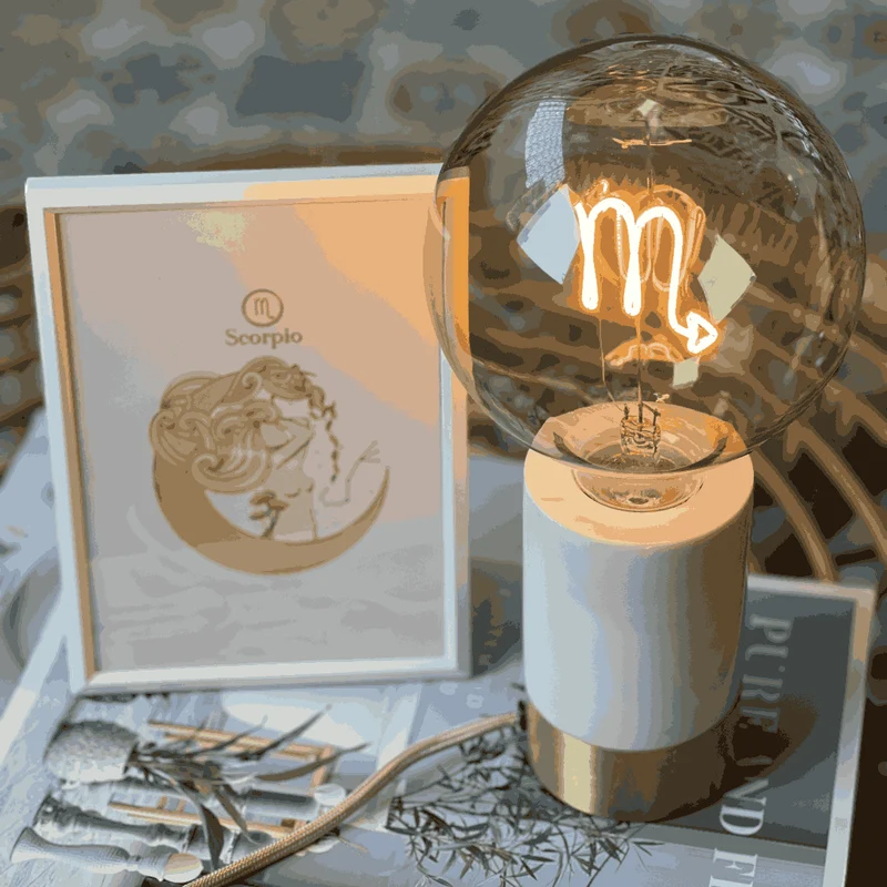 Ampoule décorative LED "Zodiac - Scorpion" - Message In The Bulb