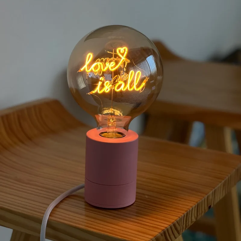 Ampoule décorative LED "Love is All" - Message In The Bulb