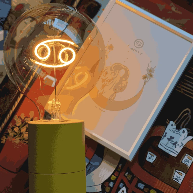 Ampoule décorative LED "Zodiac - Cancer" - Message In The Bulb