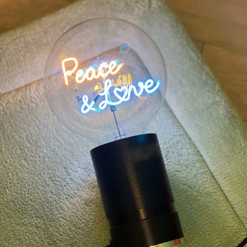 Ampoule décorative LED "Peace & Love" - Message In The Bulb