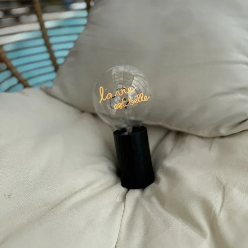 Ampoule décorative LED sans Fil "La Vie est Belle" - Message In The Bulb