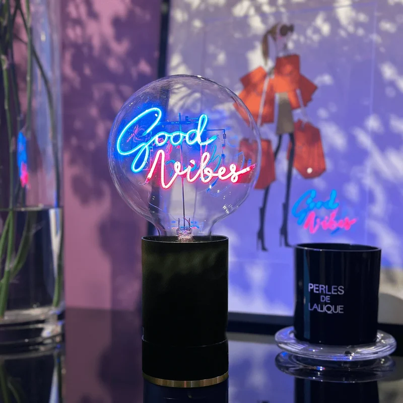 Ampoule décocative LED "Good Vibes" - Message In The Bulb