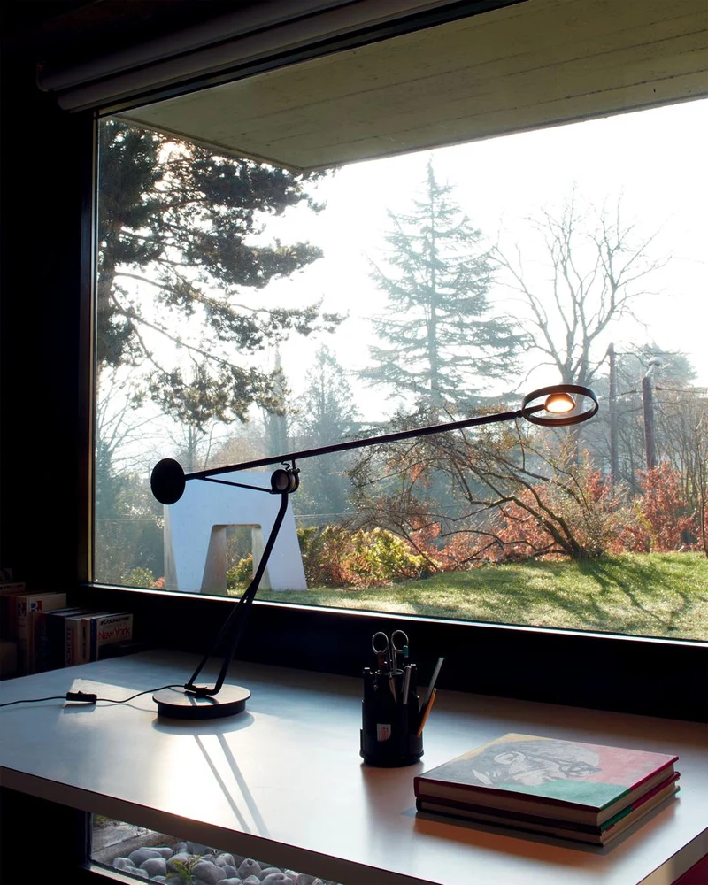 DCW Éditions Aaro bordlampe LED H 38,5 cm - Sort