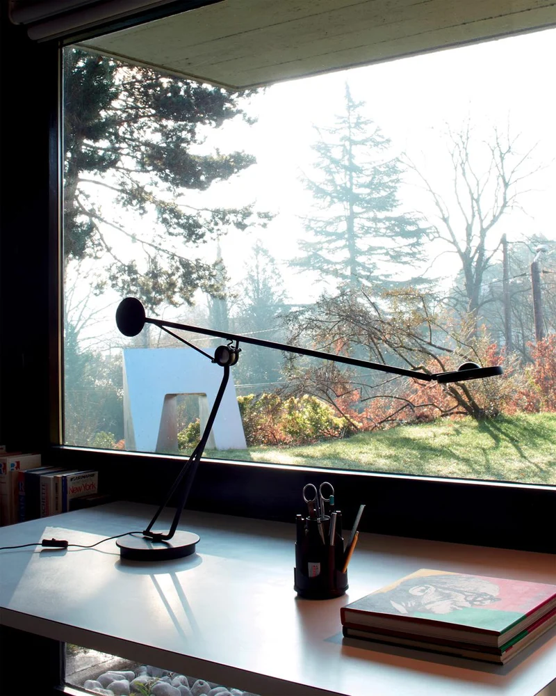 DCW Éditions Aaro bordlampe LED H 38,5 cm - Sort