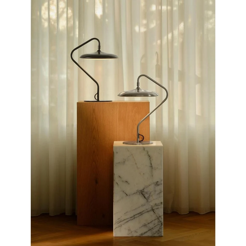 Artist Bordlampe - Rustfrit Stål LED | DFTP / Design For The People