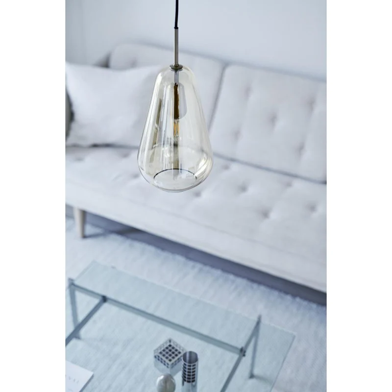 Anoli 1 Medium Pendel - Nordic Gold/Gold i elegant dråbedesign af Sofie Refer