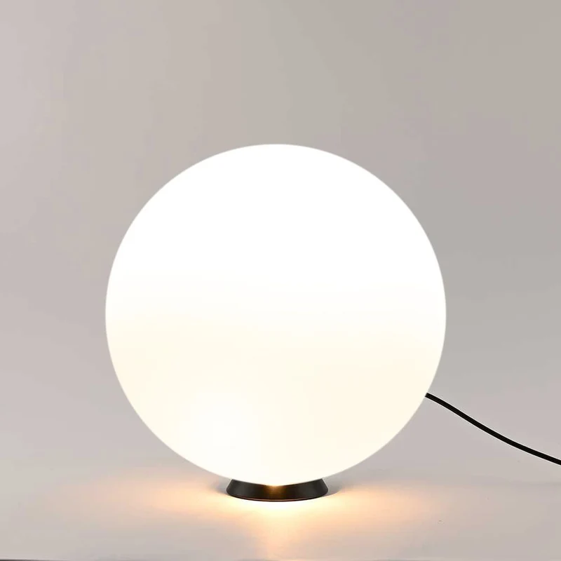 s.luce Orb Glaskugel Tischlampe