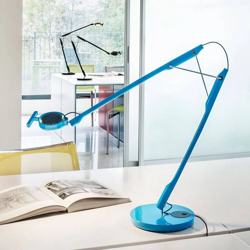 Luceplan Tivedo LED Büro-Tischlampe mit Präsenzsensor 3000K