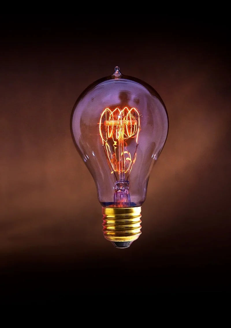 Ampoule Edison modèle Will A70 60W E27 – Filament Quad Loop ambré décoratif