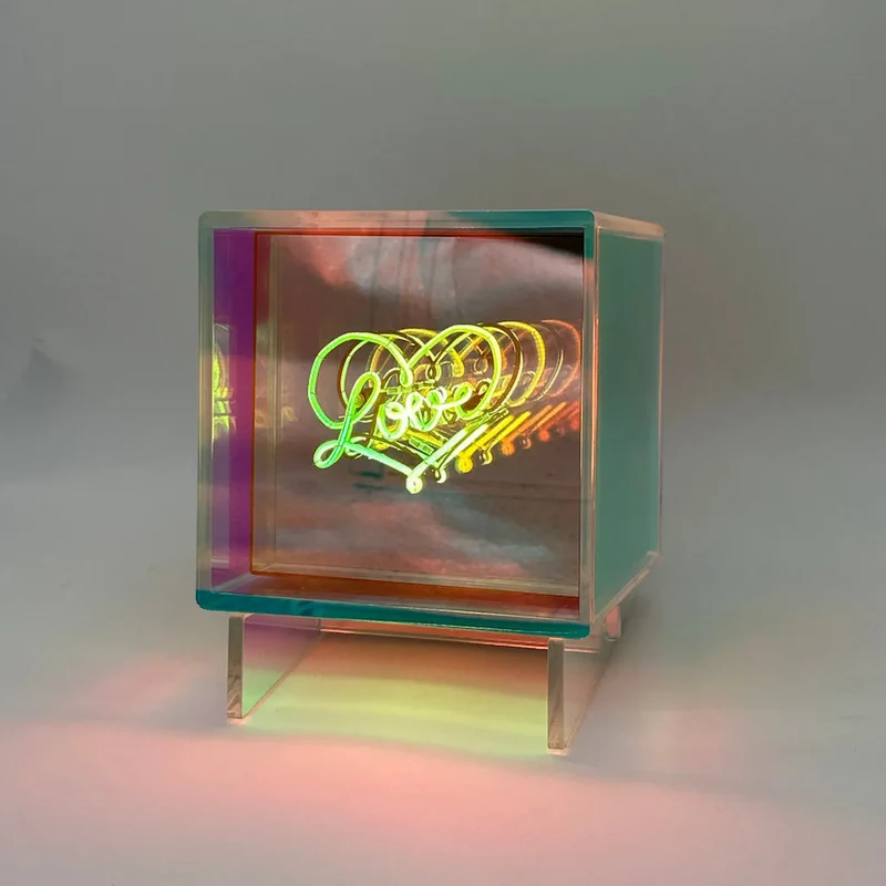 Cube lumineux sans fil "LOVE" - Message In The Box