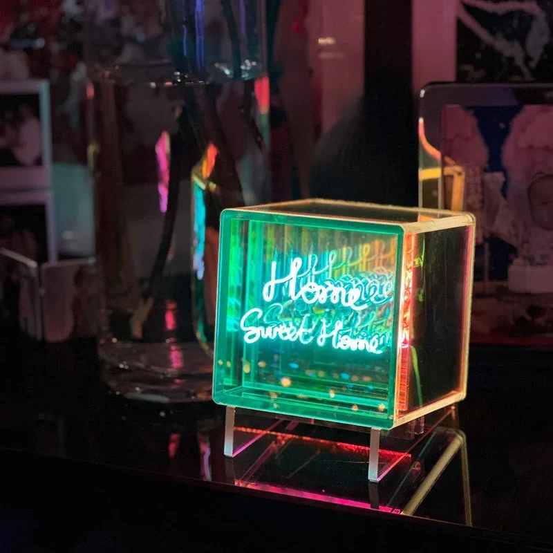 Cube lumineux sans fil "HOME SWEET HOME" - Message In The Box