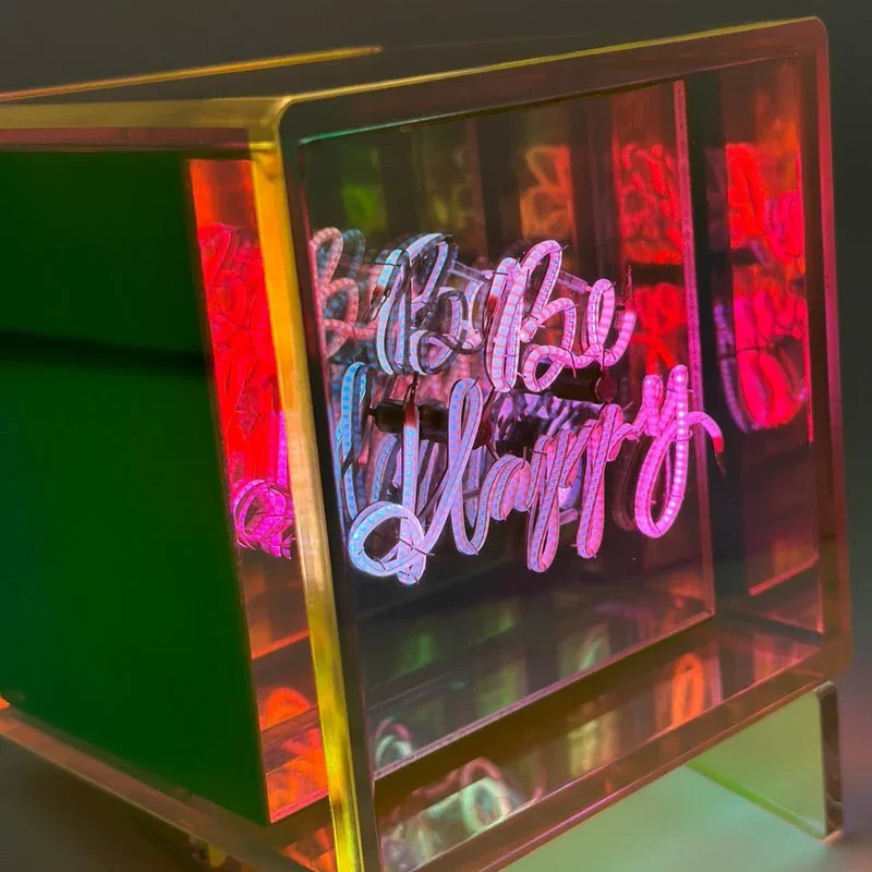 Cube lumineux sans fil "BE HAPPY" - Message In The Box