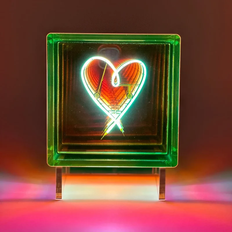 Cube lumineux sans fil "HEART" - Message In The Box
