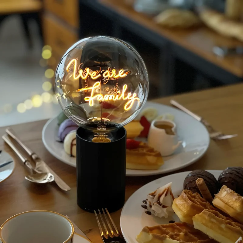 Ampoule décorative LED sans Fil "We are Family" - Message In The Bulb