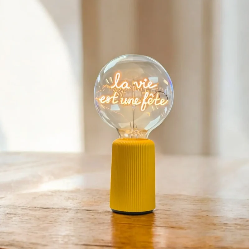 Ampoule décorative LED sans fil "LA VIE EST UNE FETE" - Message In The Bulb