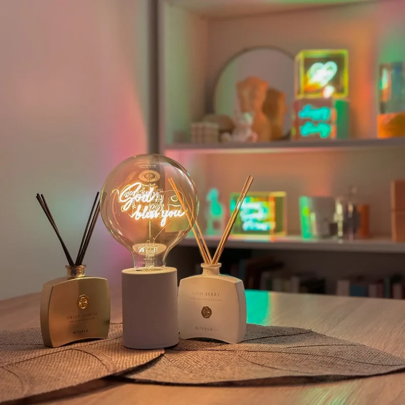 Ampoule décorative LED "GOD BLESS YOU" - Message In The Bulb