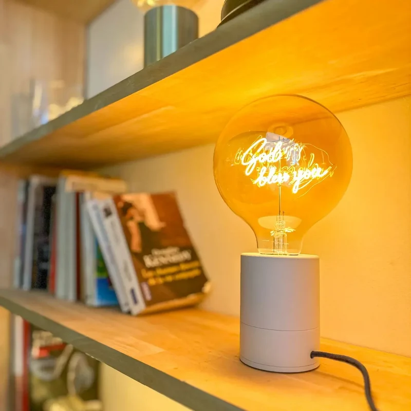 Ampoule décorative LED "GOD BLESS YOU" - Message In The Bulb