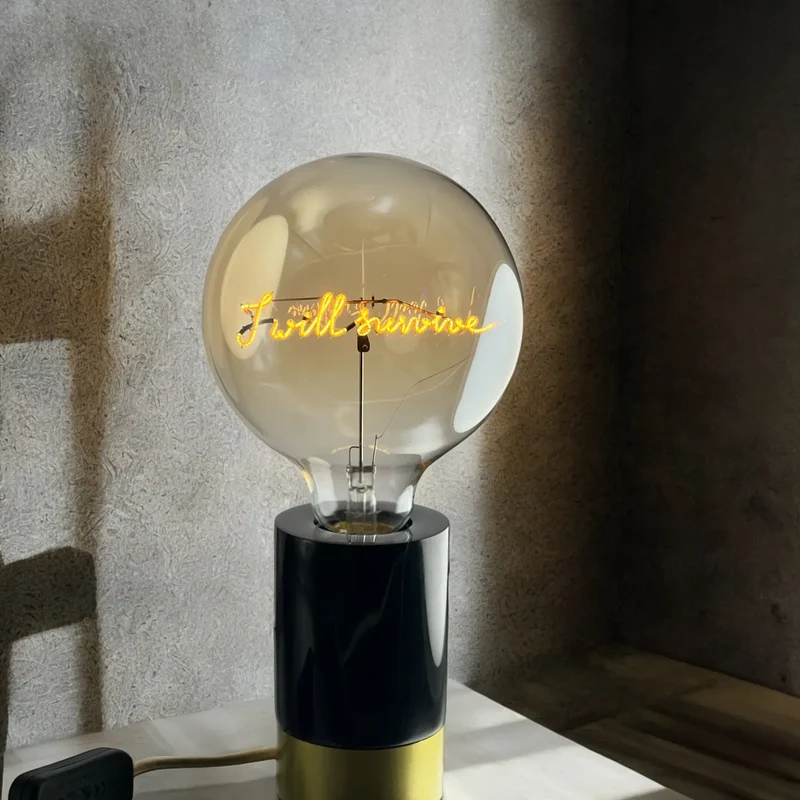 Ampoule décorative LED "I Will Survive" - Message In The Bulb