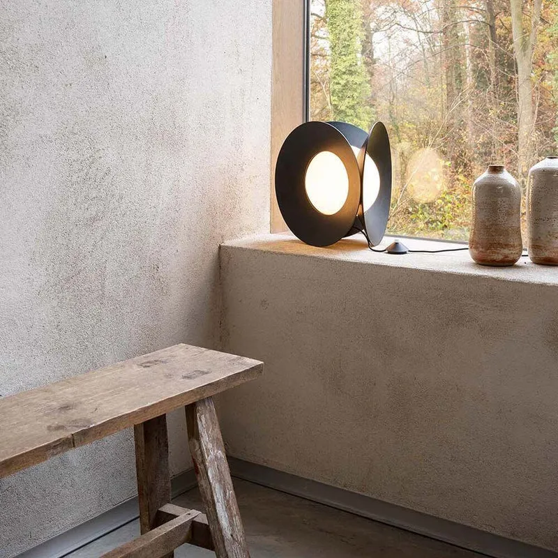 DCWéditions Armen LED Tischleuchte Matt-Schwarz