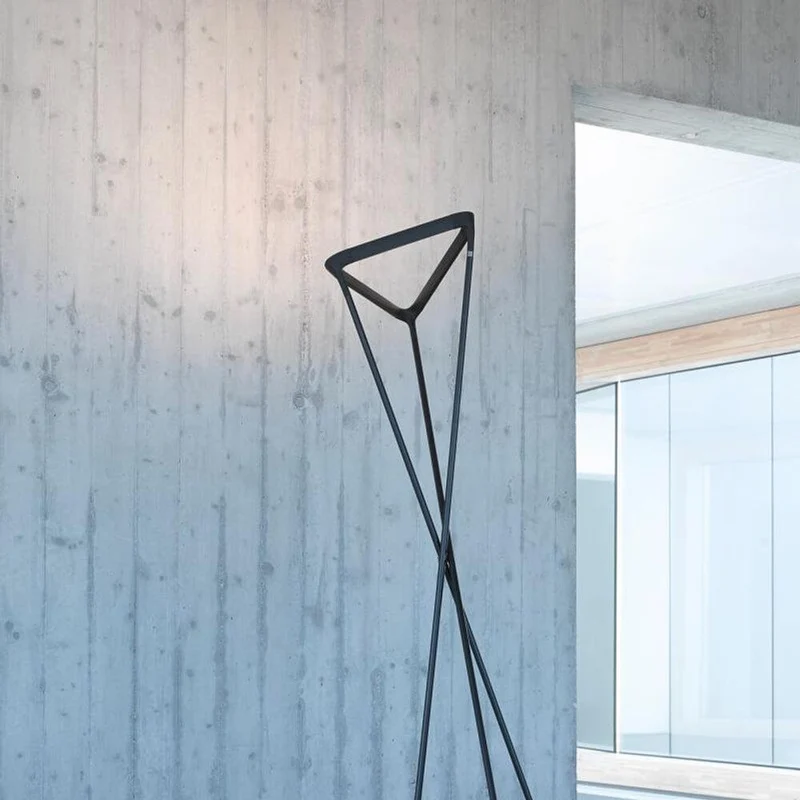 Luceplan LED Stehlampe Tango schwarz
