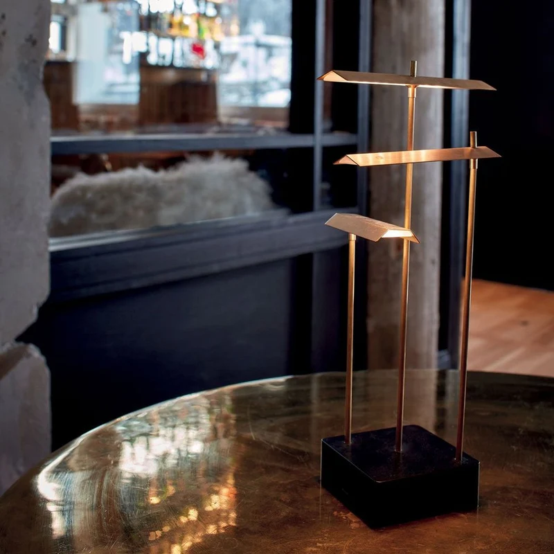 DCWéditions Knokke LED Akku Tischleuchte schwarz Gold
