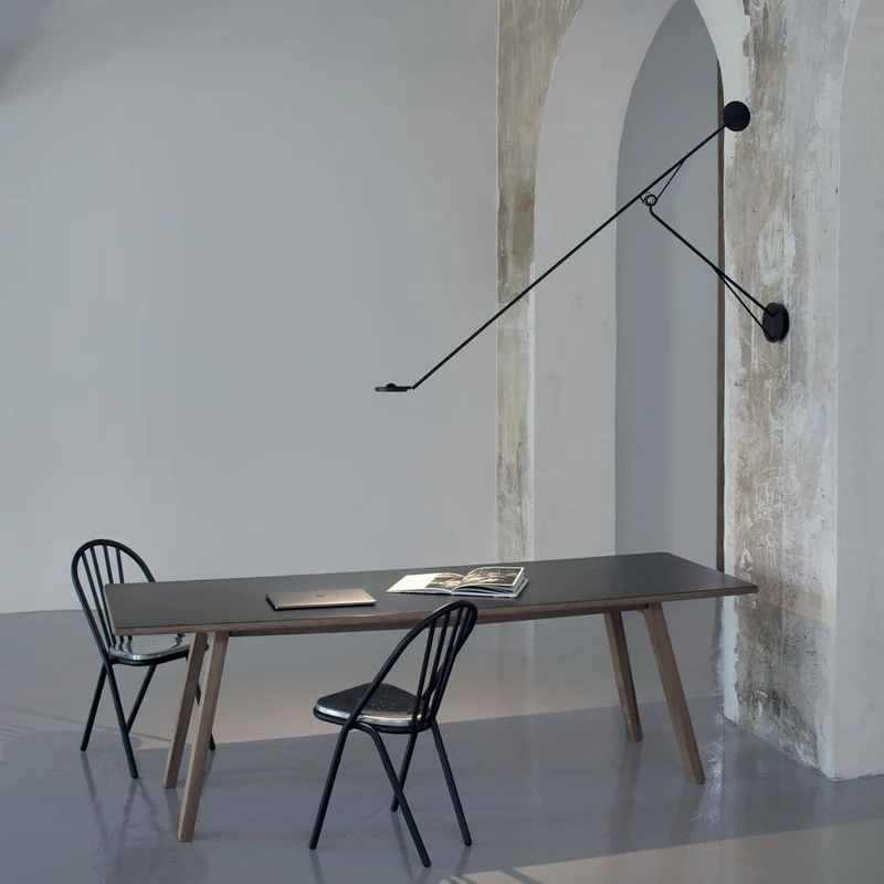 DCWéditions Aaro LED Wandleuchte 160cm schwenkbar