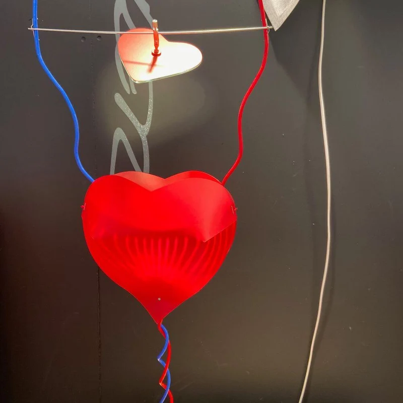 Ingo Maurer LED Tischlampe One From The Heart Herzleuchte