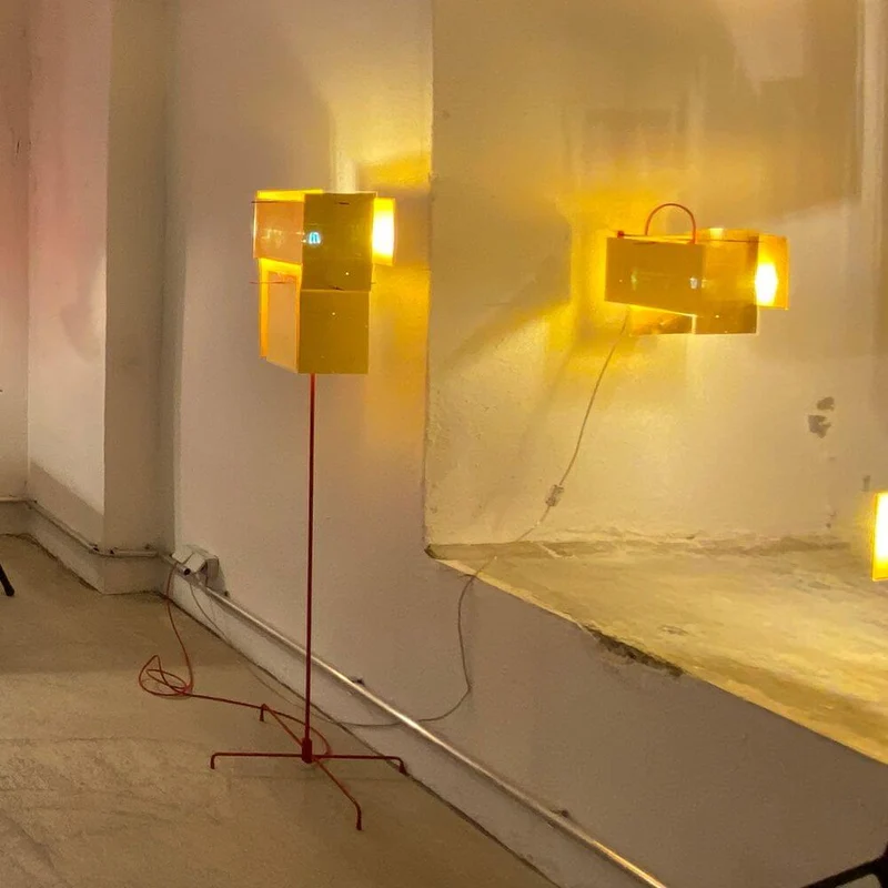 Ingo Maurer Stehleuchte 24 Karat Blau Floor goldenes Licht