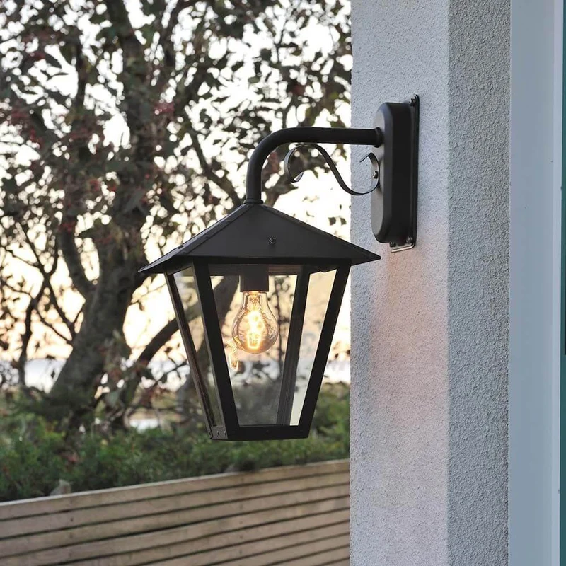 Benu Außen-Wandleuchte Schwarz, rauchfarbenes Acrylglas