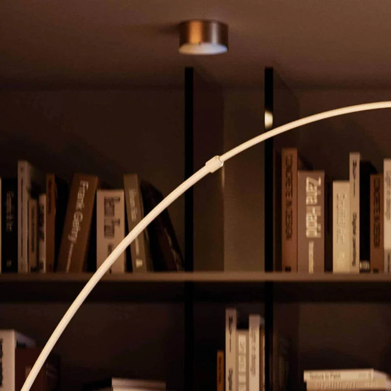 s.luce Ball Design-Bogenlampe mit Marmorfuß modern