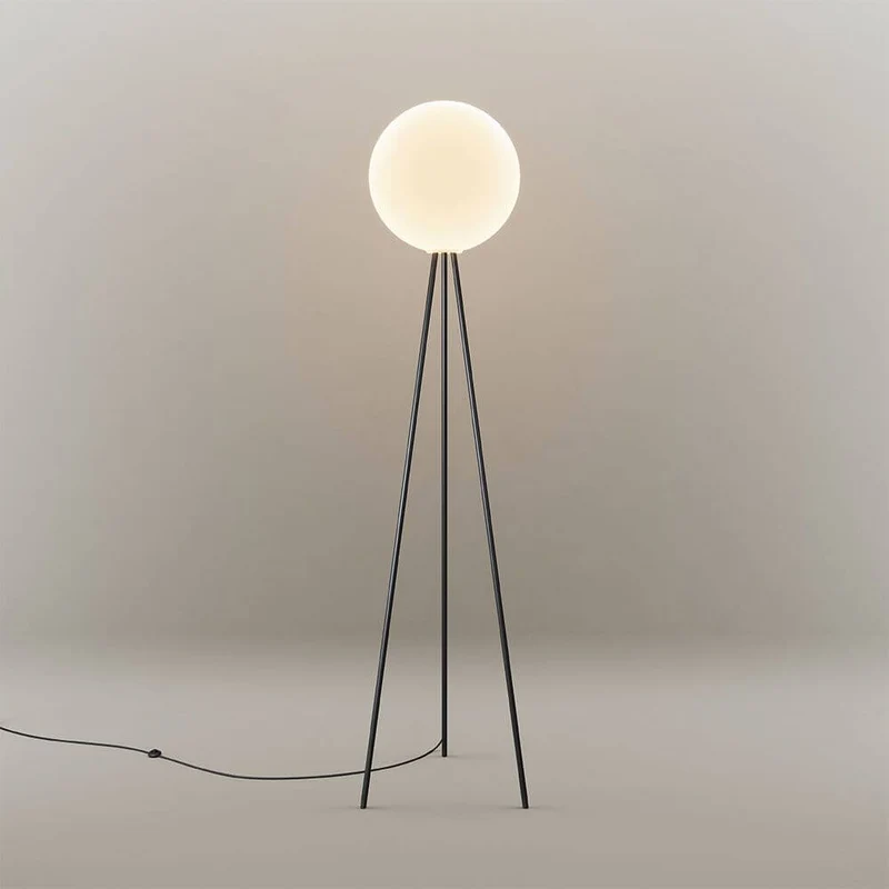 s.luce Dreibein-Stehleuchte Orb Tripod 160cm mit Glaskugel