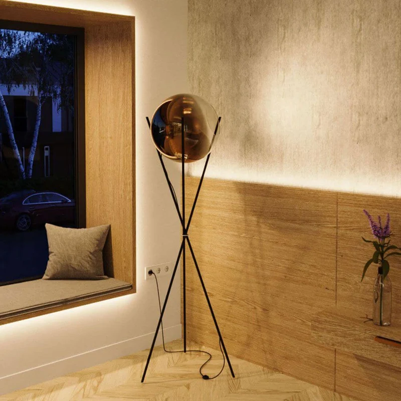s.luce Orb Axis Glaskugel Stehlampe Dreibein 160cm