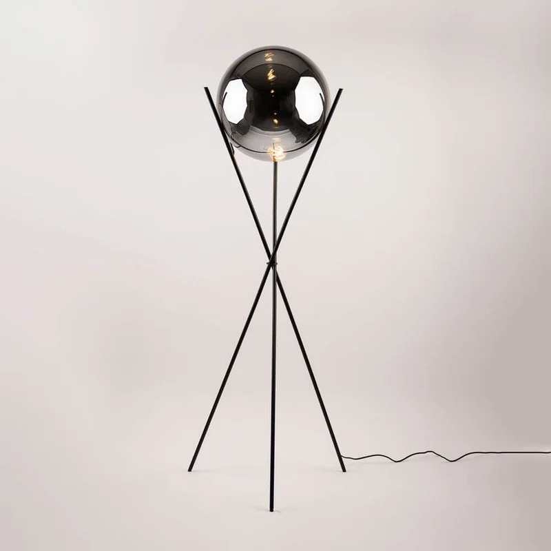 s.luce Orb Axis Glaskugel Stehlampe Dreibein 160cm