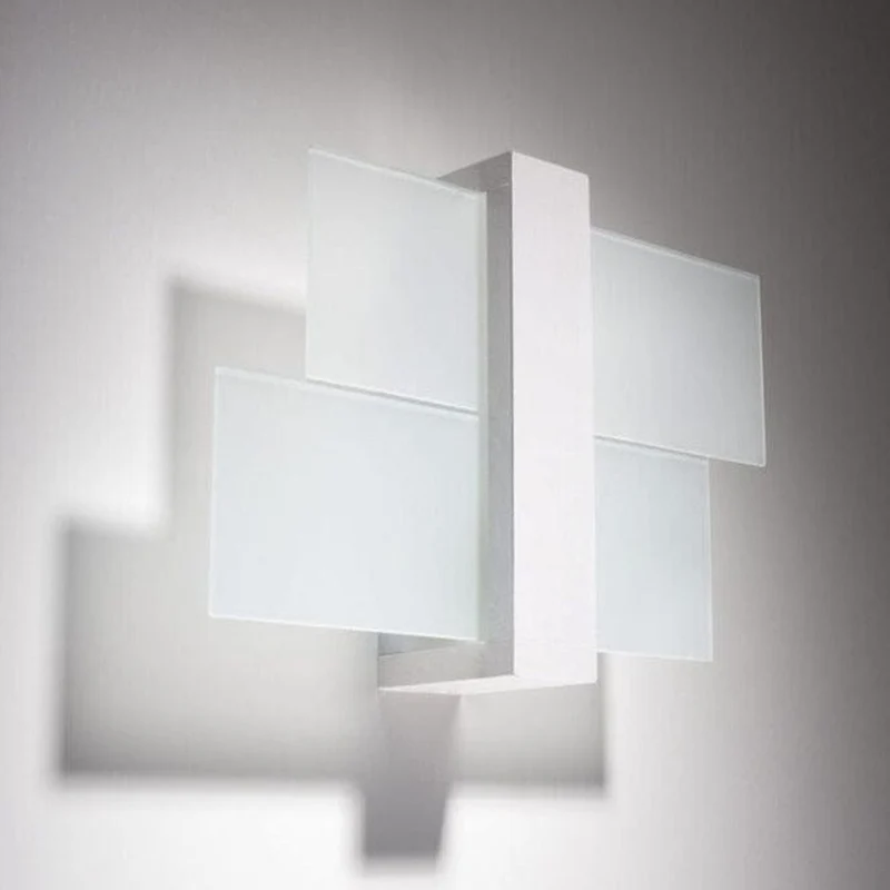 Applique Blanche Et Bois Moderne