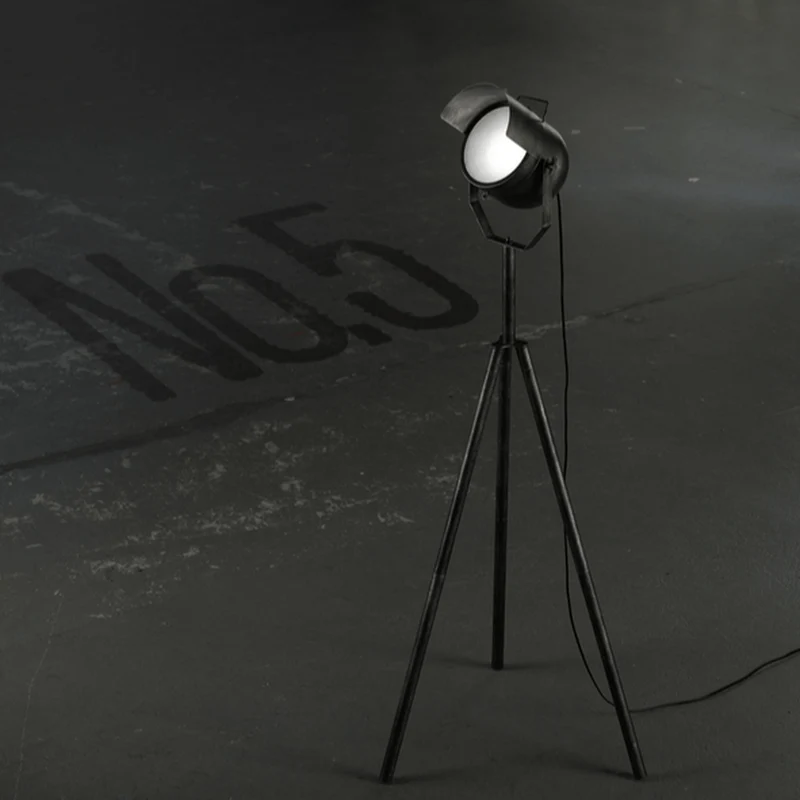 Lampadaire Trepied Noir
