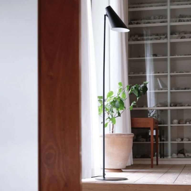 Lampadaire Noir Metal