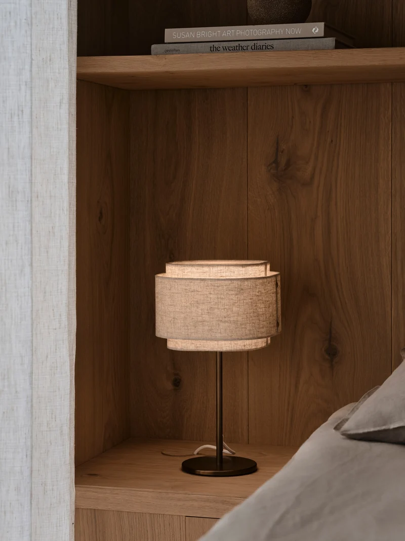 TAKAI H37 BEIGE STOF BORDLAMPE