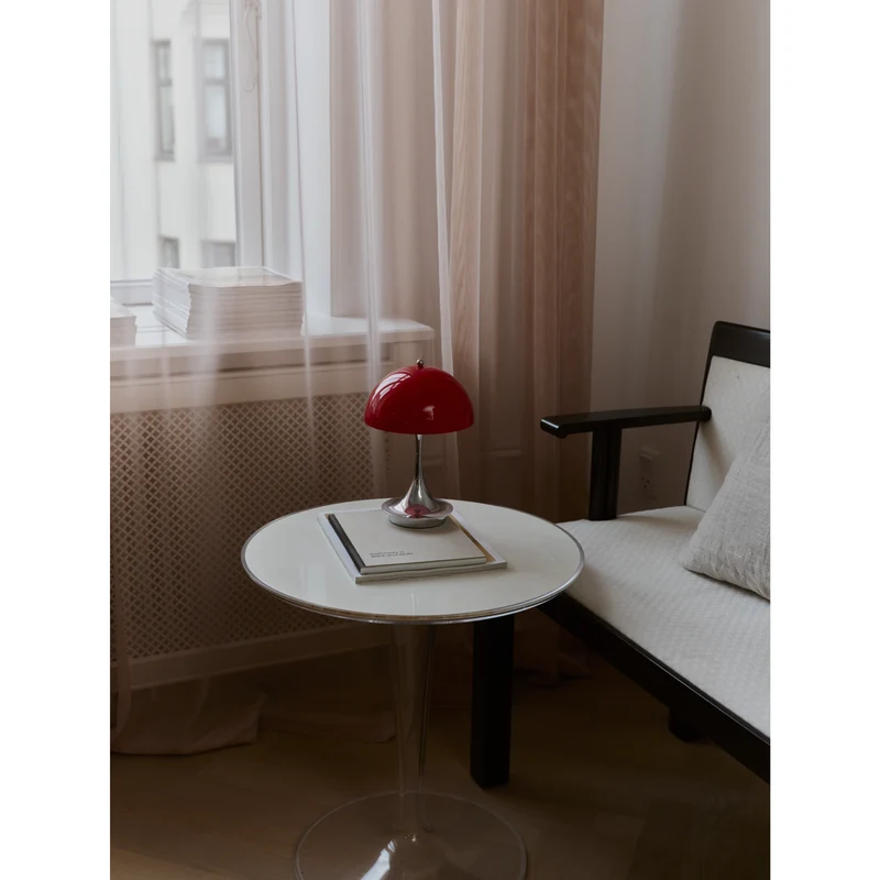 PANTHELLA 160 - PORTABLE Bordlampe ORIGINAL - OPAL RED