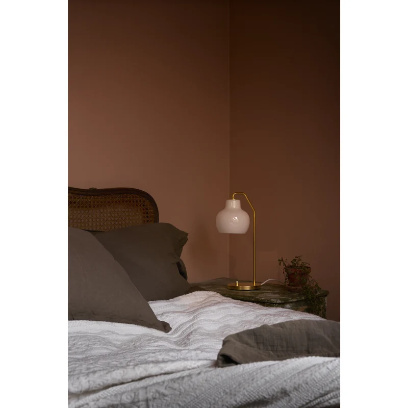 VL RINGKRONE - BORDLAMPE - MESSING/OPAL GLAS