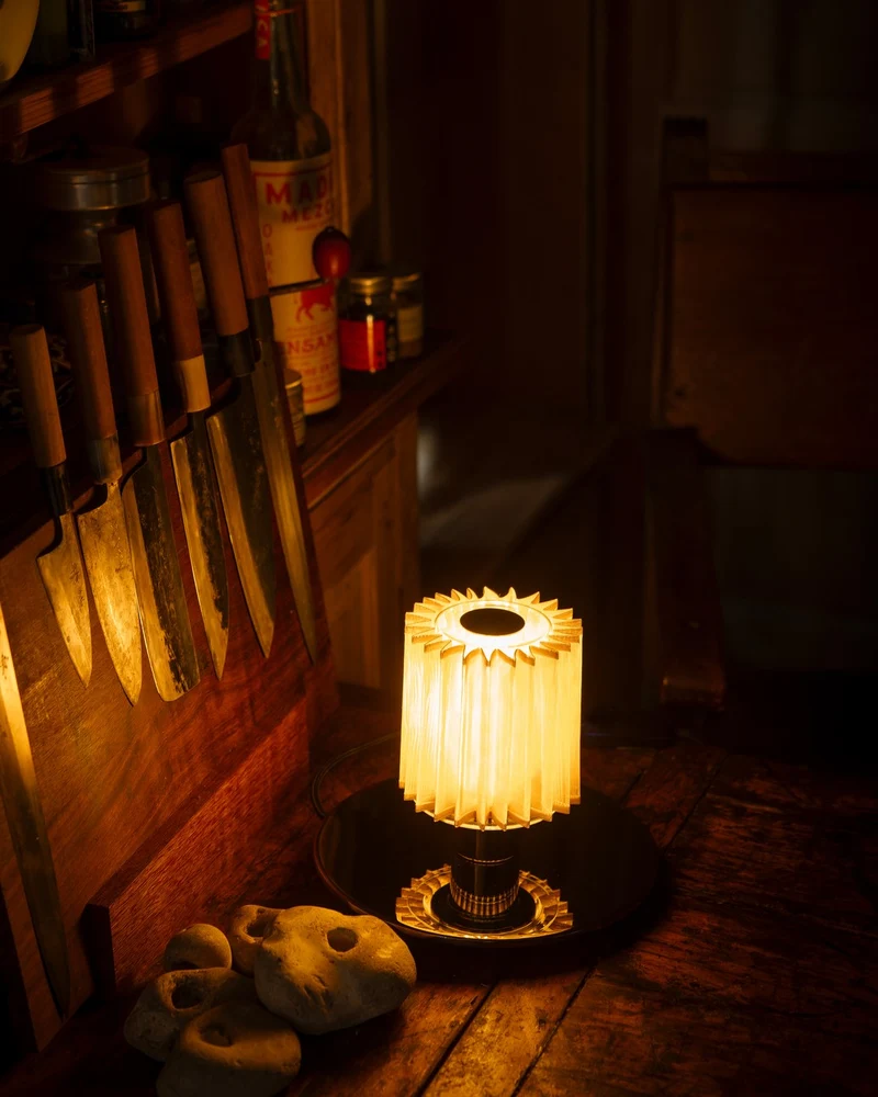 DCWéditions In The Sun 220 Bordlampe - Silver/Gold