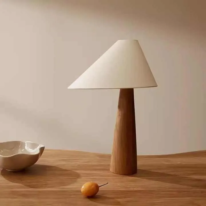 La Petite Lampe en Bois