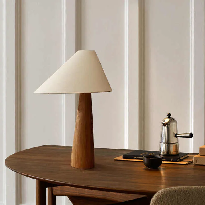 La Petite Lampe en Bois