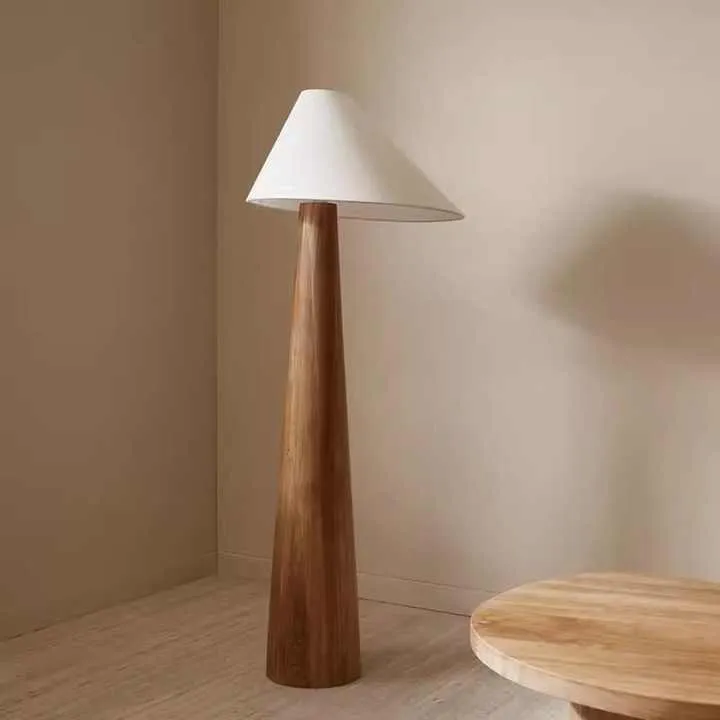 La Petite Lampe en Bois