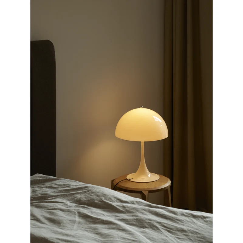 Panthella 320 - Bordlampe - OPAL BEIGE