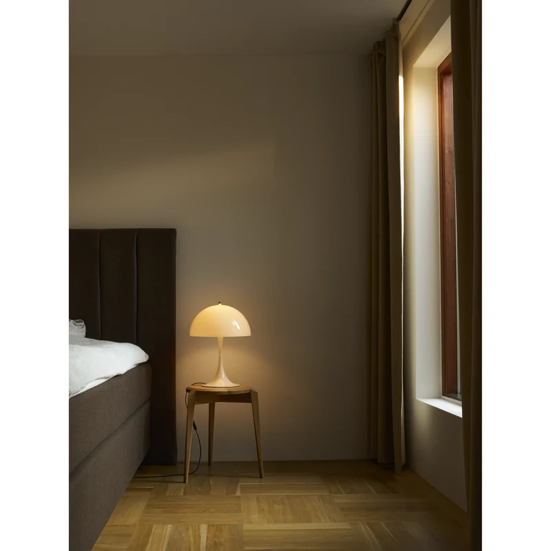 Panthella 320 - Bordlampe - OPAL BEIGE